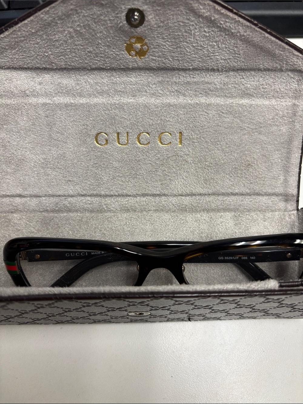 Gucci Women's Tortoiseshell Rectangular Glasses with Signature Green-Red Stripe - Picture 4 of 6